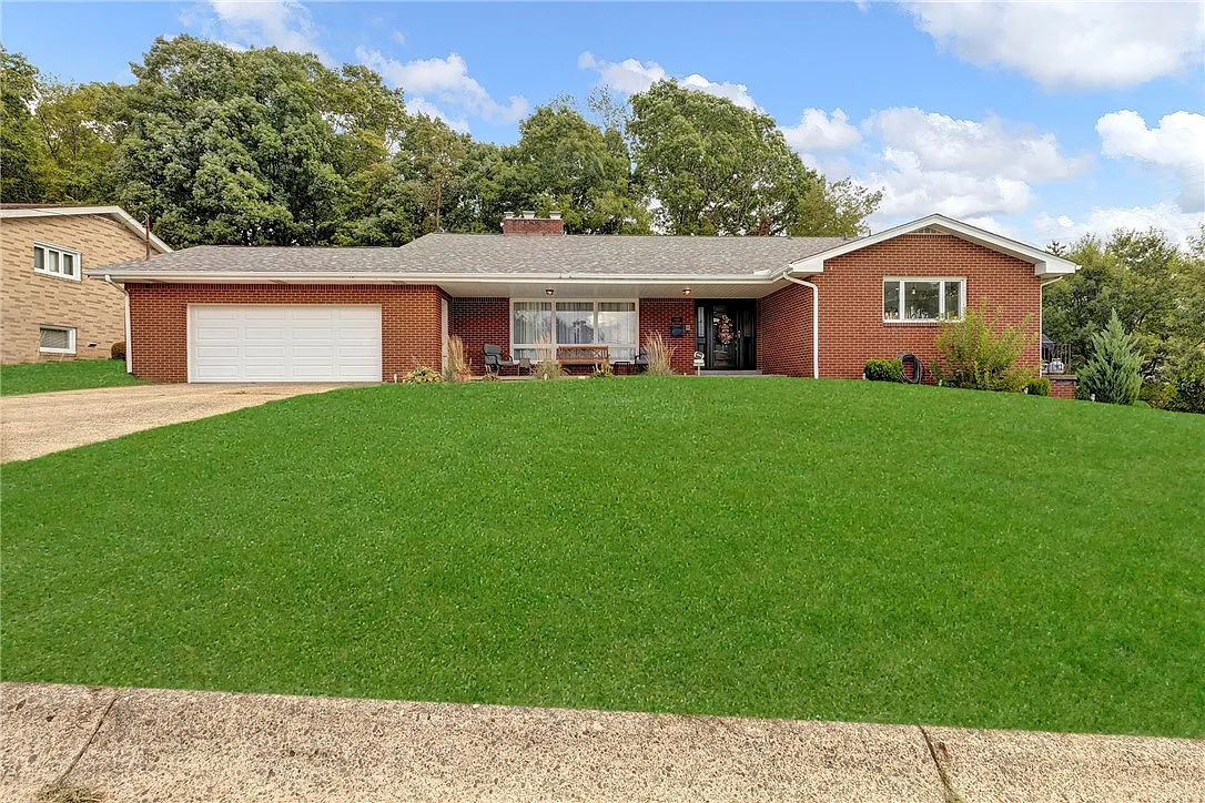 348 Christine Dr photo 1