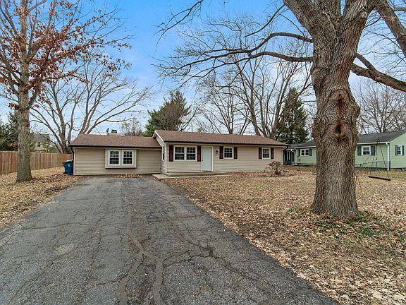 2nd image of 543 Woodview Dr