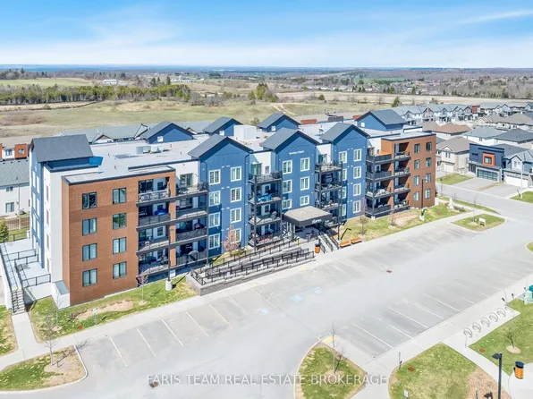 20 Koda St #211, Barrie, ON L9J 0J7