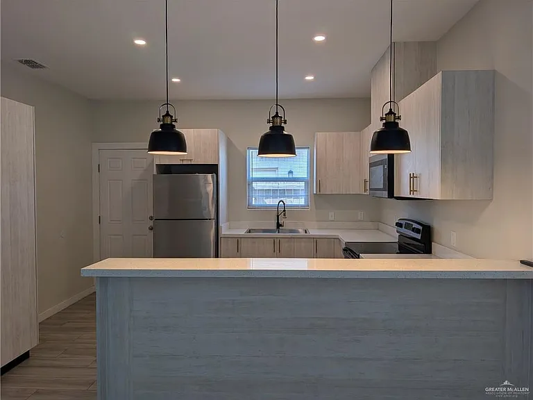 1320 N McColl Rd #1 — Photo 6