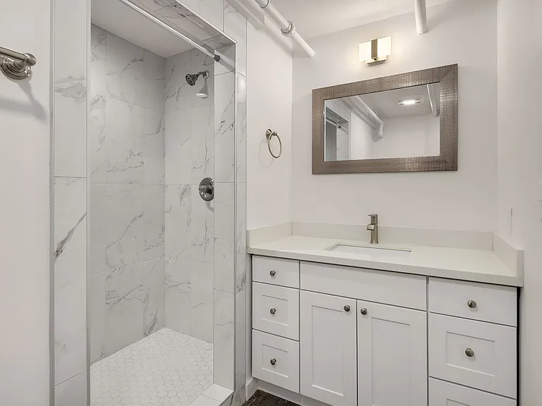 2214 Yale Ave E — Photo 17