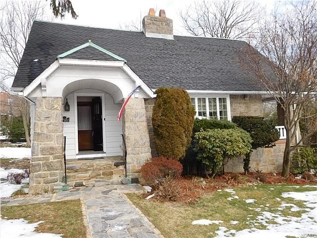 Front of 1 Mayflower