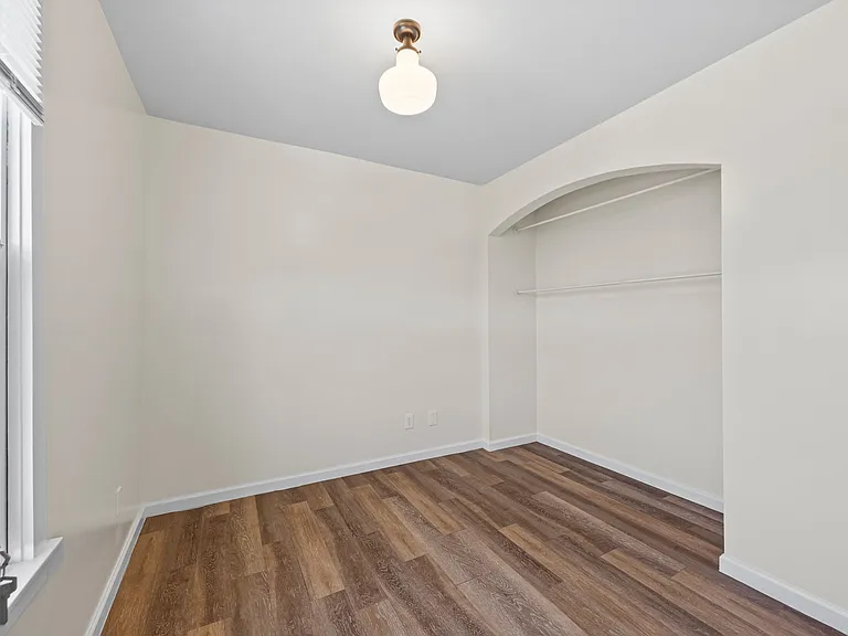 35 North St #B — Photo 8