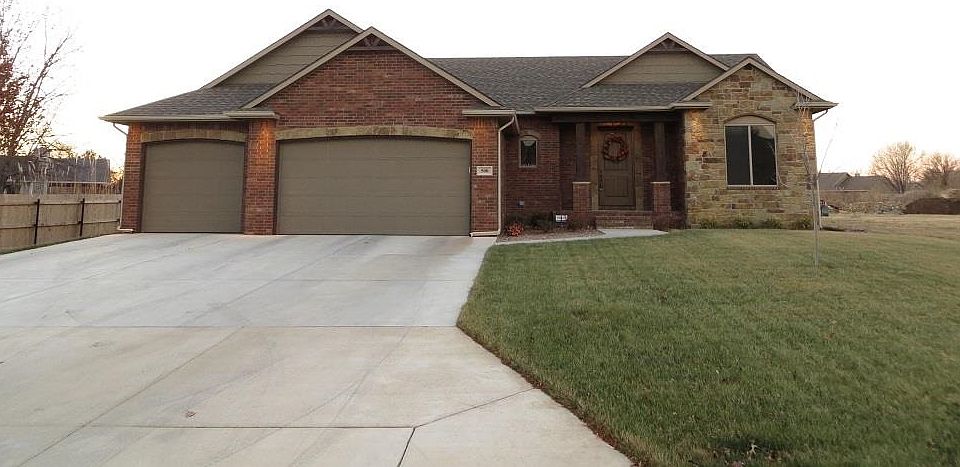 1st image of 500 E Stone Lake Dr