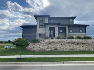 2201 Korgen Dr, Stoughton, WI