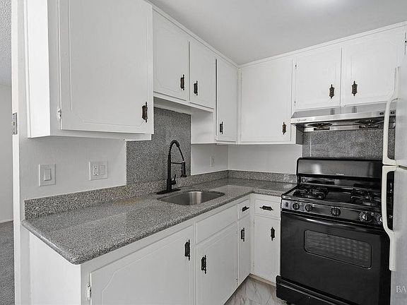 3rd image of 15 El Cerrito Court