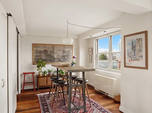 360 West 22nd Street 10B image 2 of 18