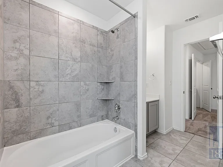15213 Spruce Frost Cv #A — Photo 23