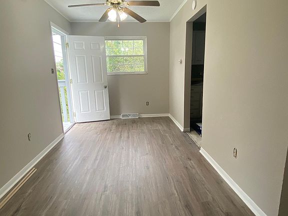 4th image of 1226 Parkview Dr #A
