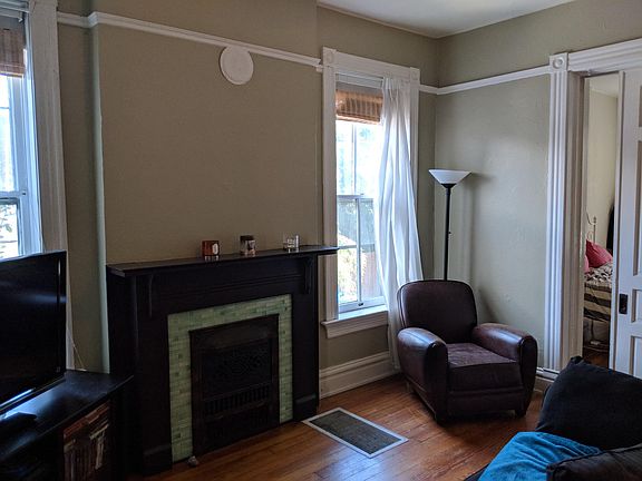 3rd image of 2710-2712 Virginia Ave