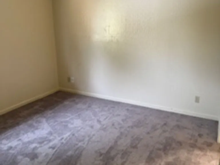 232 Green Meadow Dr #C — Photo 9