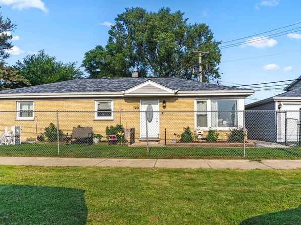 7701 Latrobe Ave, Burbank, IL 60459