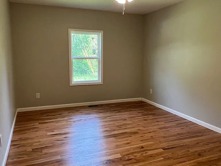 984 Plowshare Rd — Photo 10
