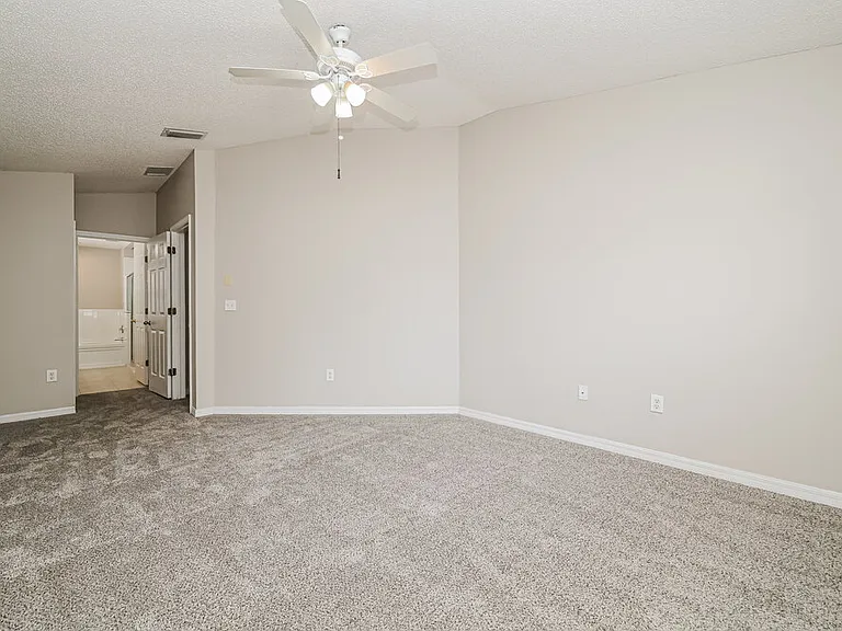 11025 Whittney Chase Dr — Photo 8