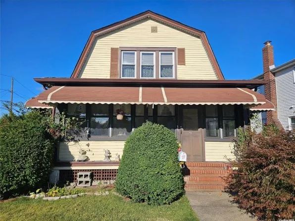 27 Cedar Road, Inwood, NY 11096