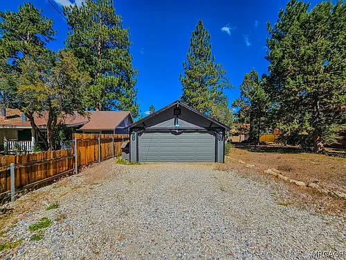 541 Spruce Ln Photo 1