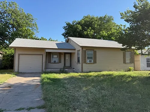 3250 College St Photo 1