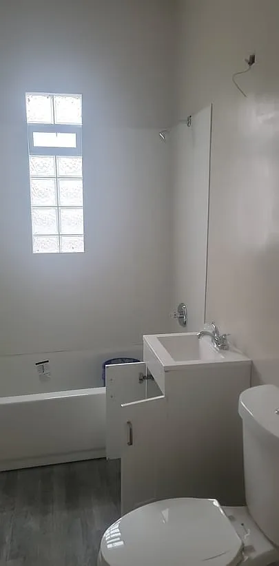 Large Duplex in Milwaukee — Photo 3