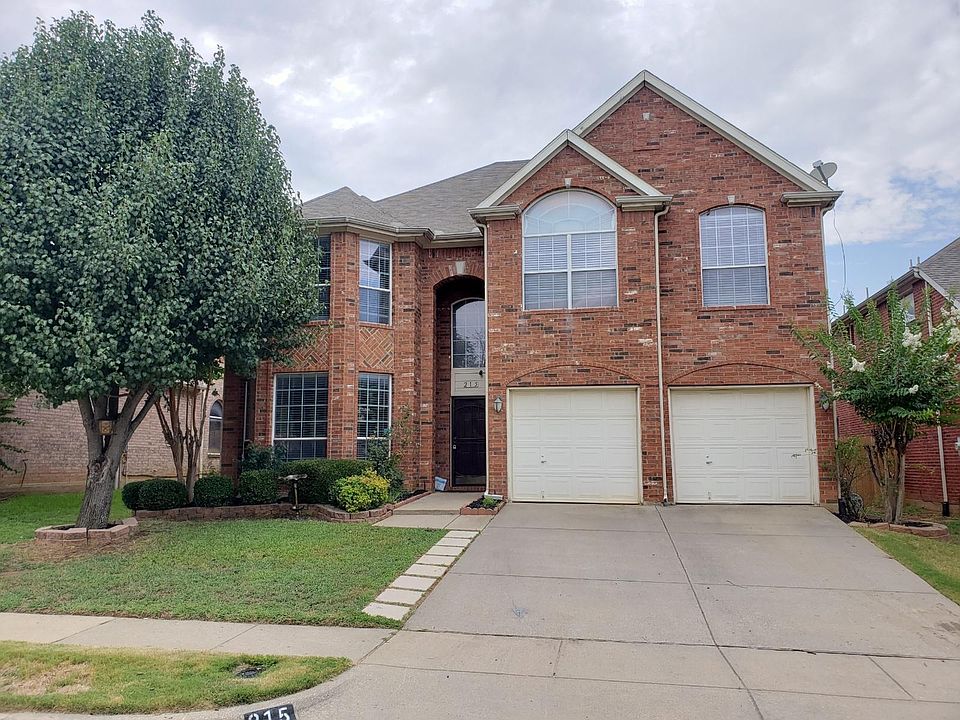 1st image of 215 Nutmeg Ln