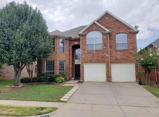 215 Nutmeg Ln, Euless, TX 76039