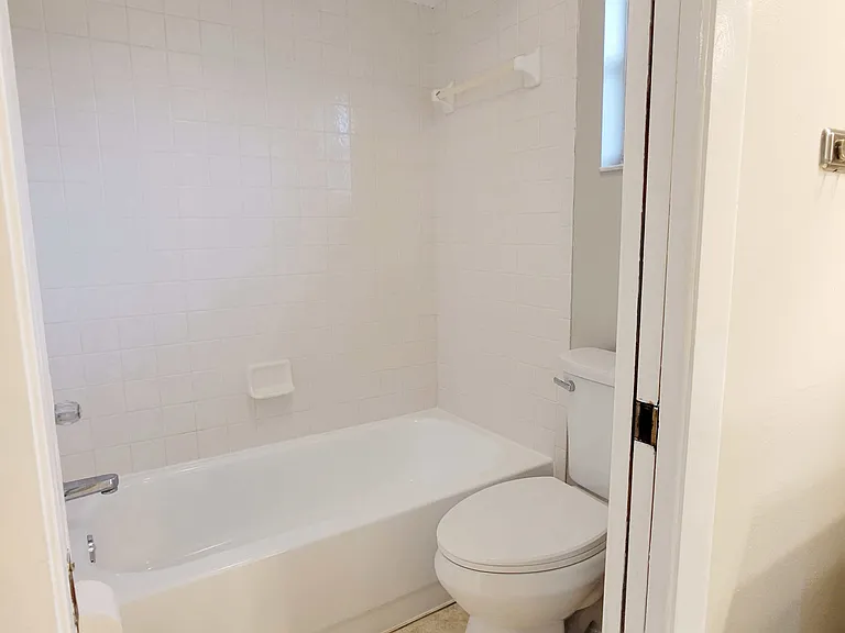 8411 N Greenwood Ave — Photo 5