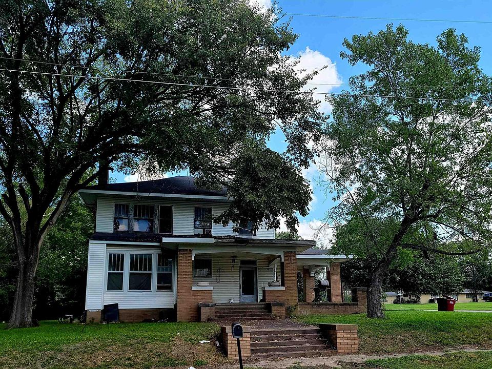1st image of 807 S Locust St