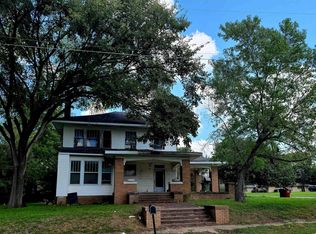 807 S Locust St, Clarksville, TX 75426
