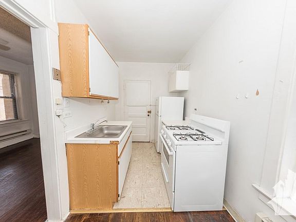 3rd image of 2243 N Bissell St #1026