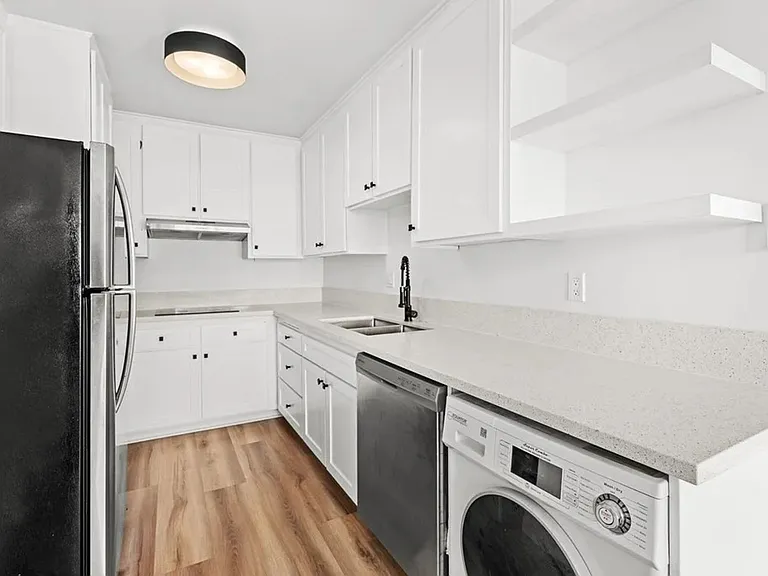 1332 N Vista St — Photo 3
