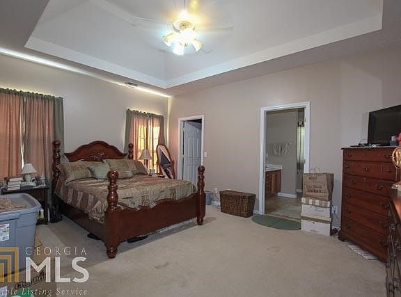 5th image of 215 Castlebury Cir