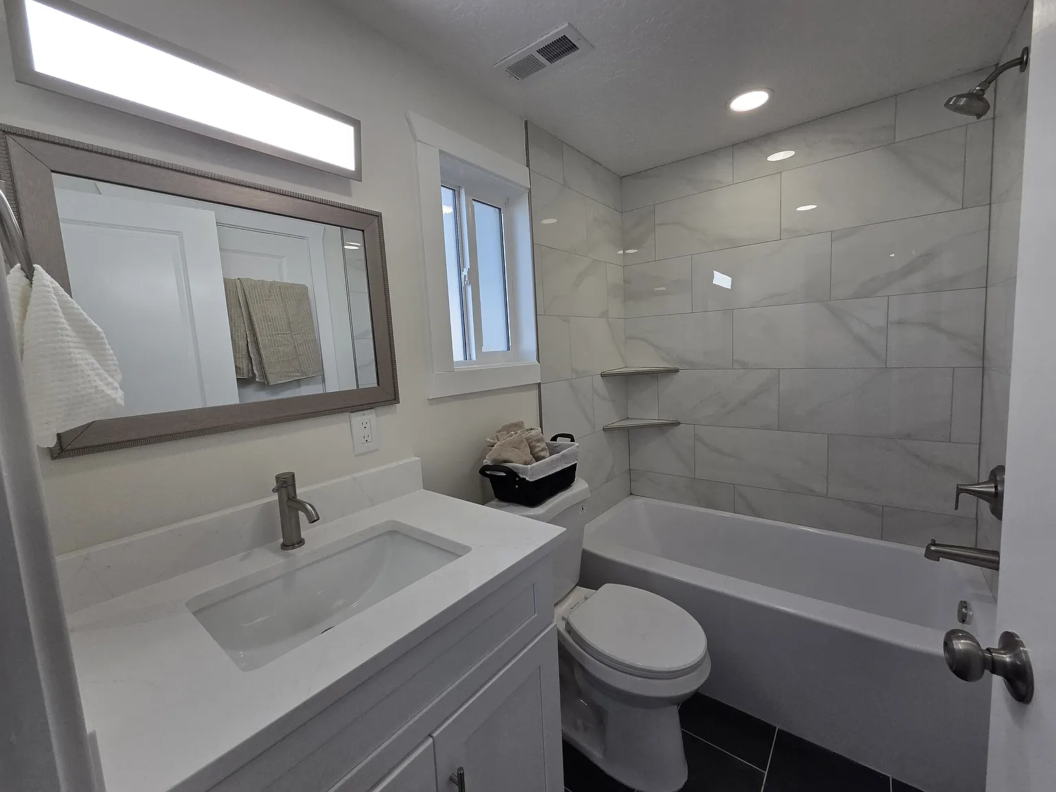 152 N 200 W St - #B - KAM - B — Photo 4