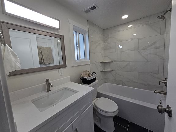 4th image of 152 N 200th St W #B