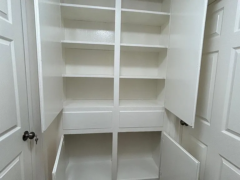 3210 Valley Brook Dr — Photo 10