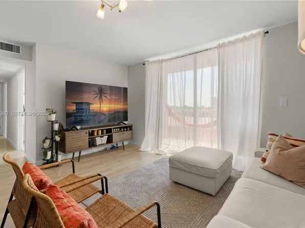 3161 S Ocean Dr APT 408, Hallandale Beach, FL 33009