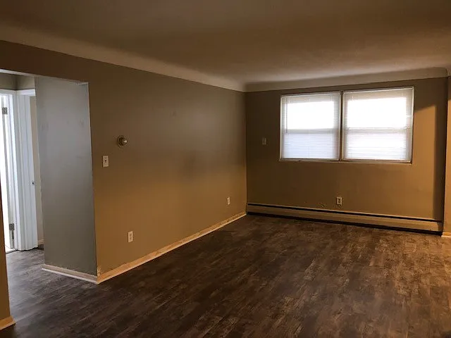 594 Lawson Ave West — Photo 3