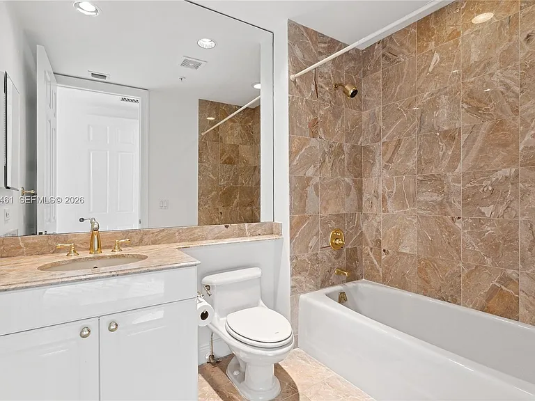 13621 Deering Bay Dr #304 — Photo 27