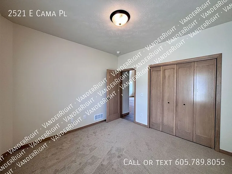 2521 E Cama Pl — Photo 12
