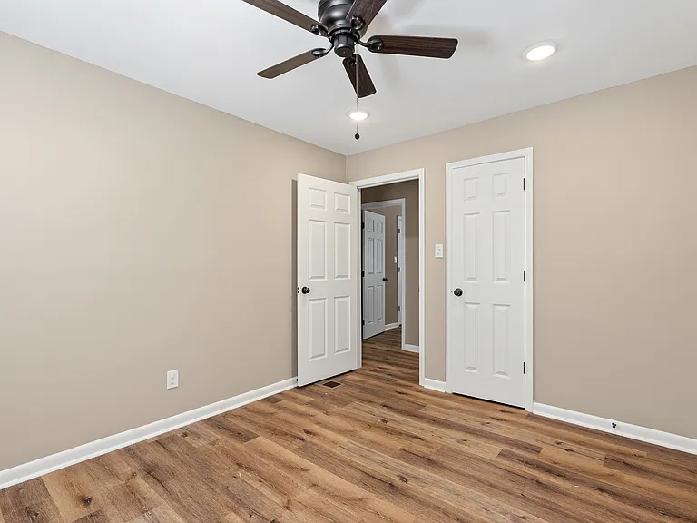 240 Josh Ln — Photo 10
