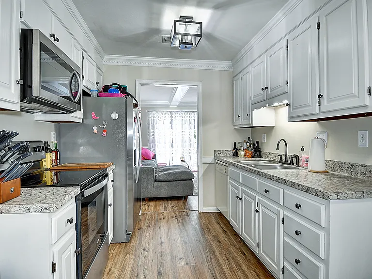 333 San Roman Dr — Photo 6