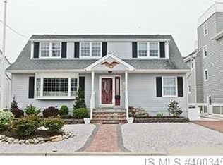 104 E Old Whaling Ln, Brant Beach, NJ 08008
