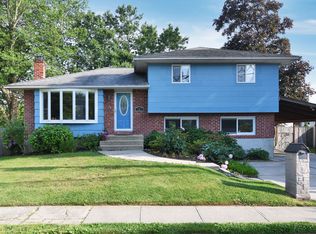 707 5th Ave, East Northport, NY 11731