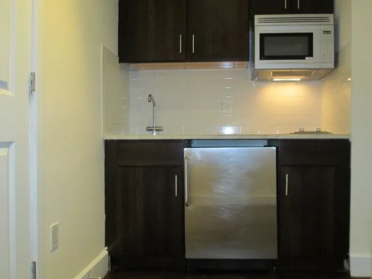 306 W 22nd St #4B — Photo 4