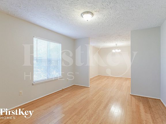 4th image of 8326 Carmelwood Ln