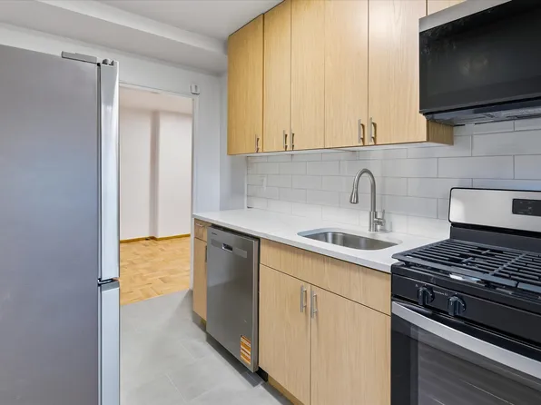 21-85 34th Avenue image 6 of 18