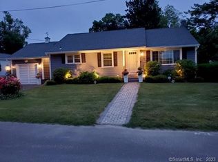 20 Fleetwood Dr, Waterbury, CT 06706