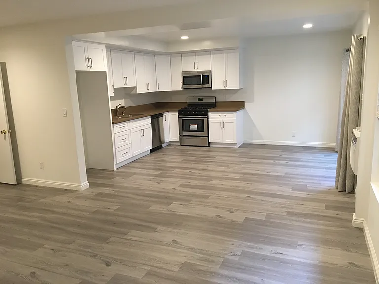 325 N Howard St #1 — Photo 16