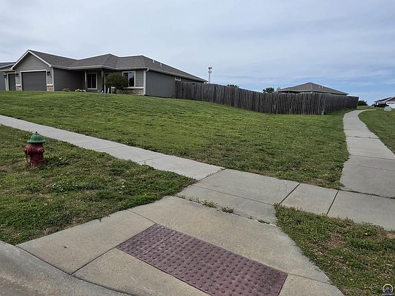 3rd image of 3334 SE 23rd St