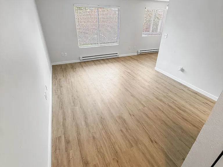 Meadowbrook Apartments — Photo 11