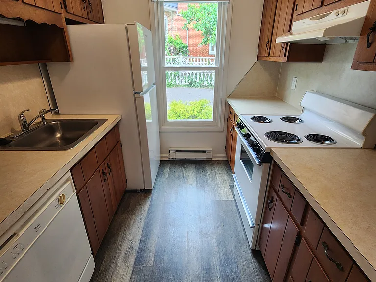 446 E Patrick St #F — Photo 6