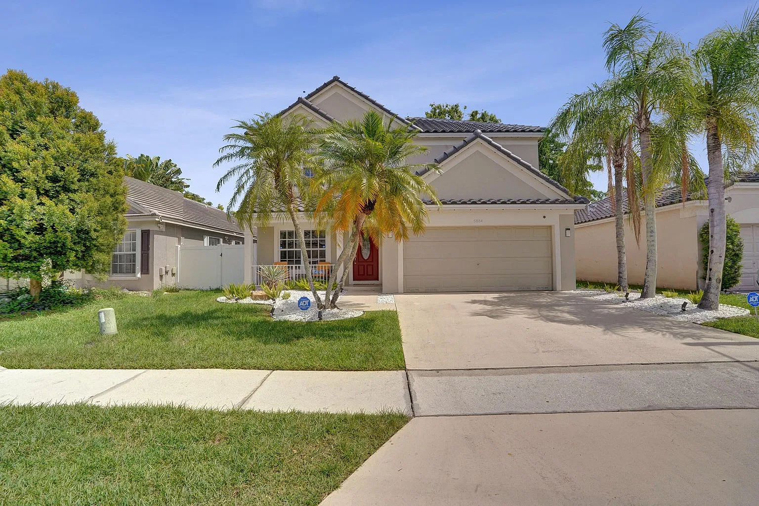 3 bed, 2.5 bath, 2270 sqft, $4,200 — Photo 1